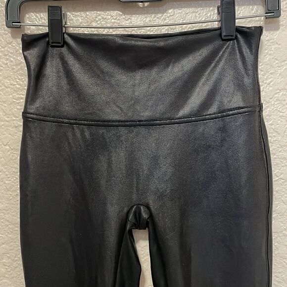 Spanx Faux Leather Leggings Black Size Medium - Picture 4 of 7
